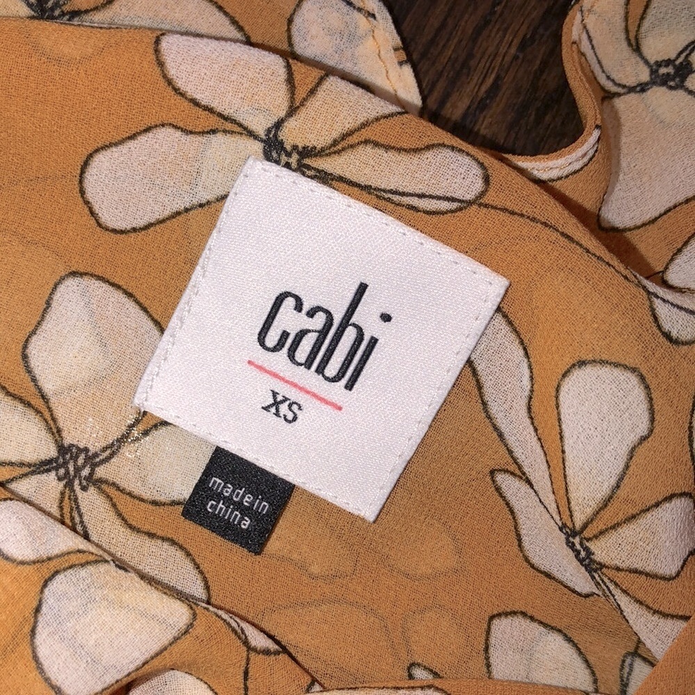 Cabi yellow floral top size xsmall - Picture 2 of 4